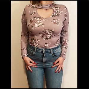 💜🕊MACYS x Ultra Flirt - floral top - size M